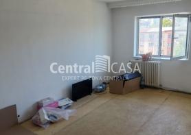 Apartament de vânzare cu 2 camere, Centru-Podul de Fier
